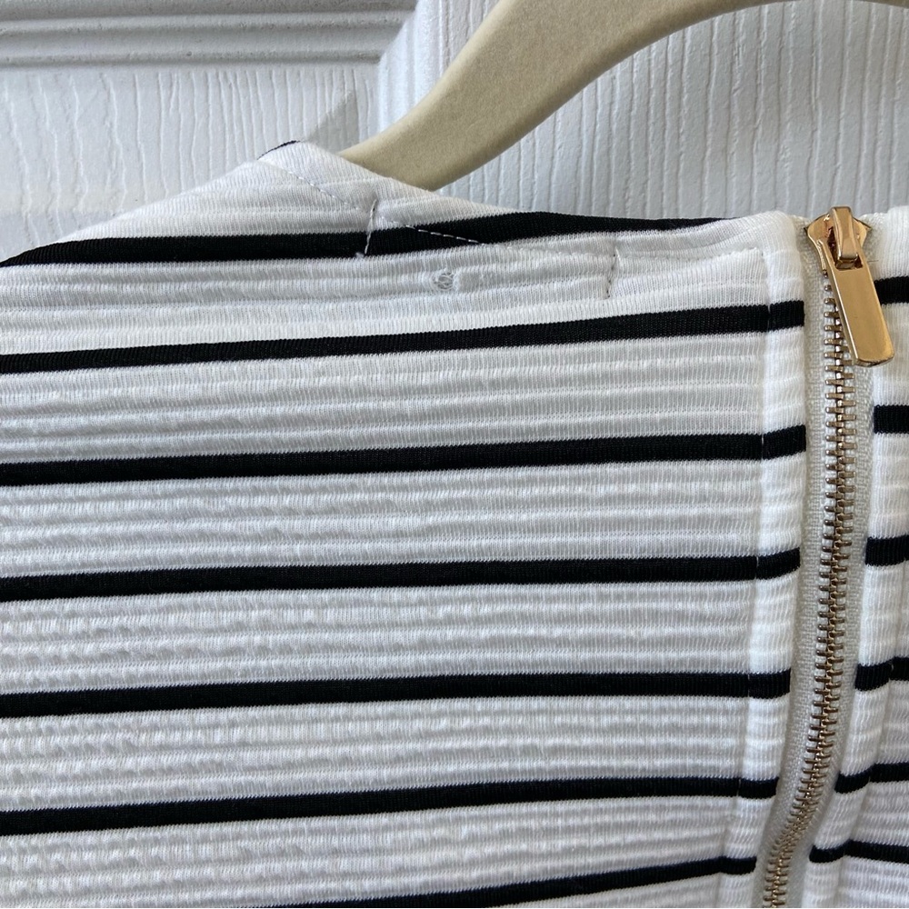 Dynamite striped 3/4 sleeve cropped top - Picture 5 of 5